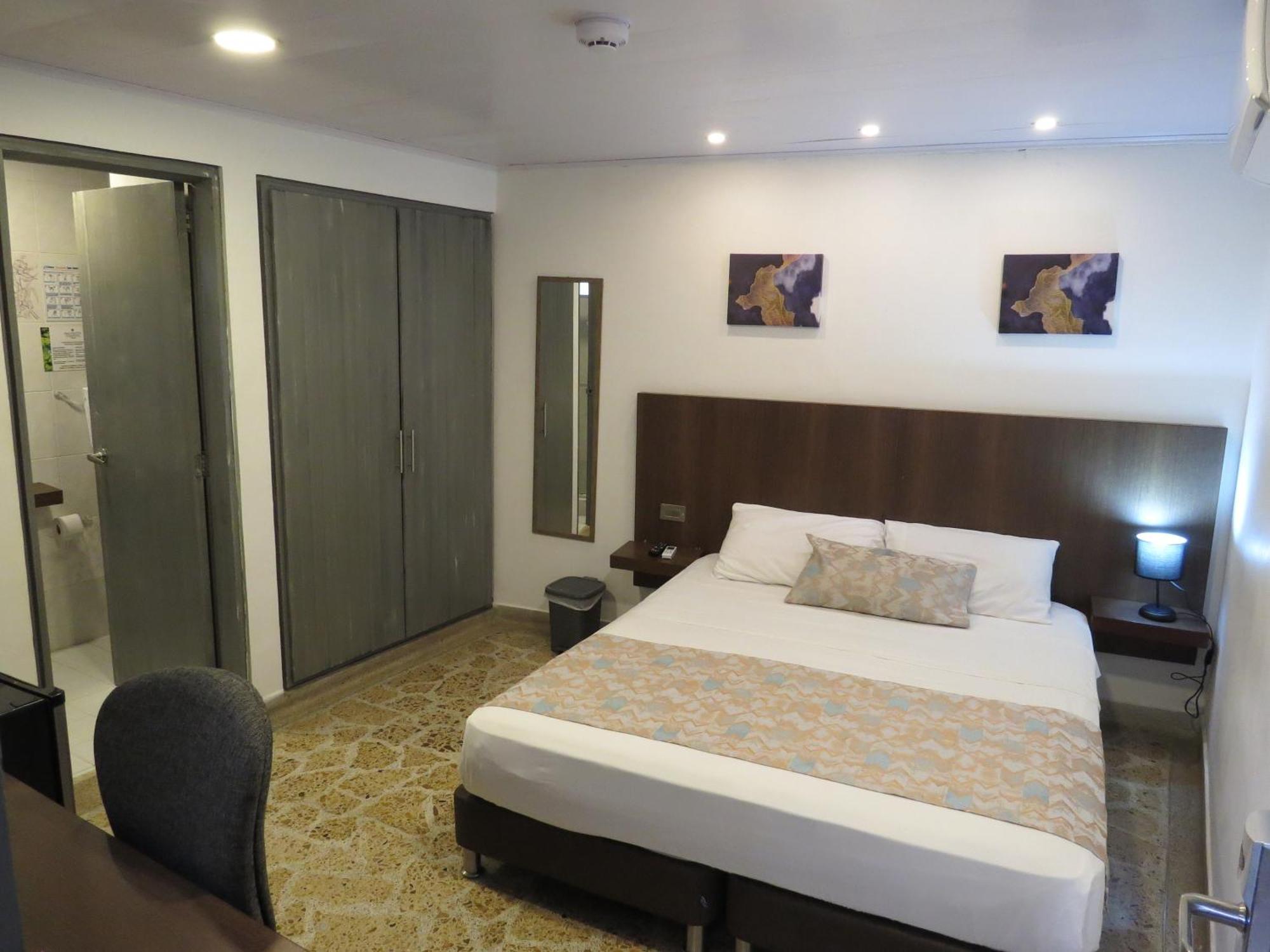 מדיין Hotel A & A Santa Alejandria מראה חיצוני תמונה