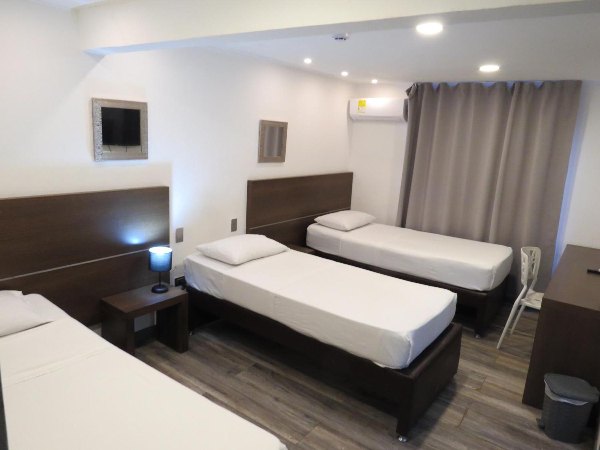 מדיין Hotel A & A Santa Alejandria מראה חיצוני תמונה